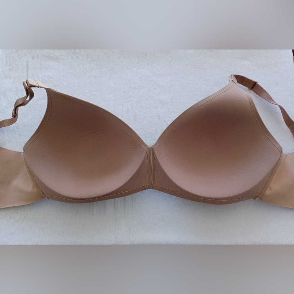 Soma Vanishing Wireless Bra, Size 38D - Picture 8 of 13